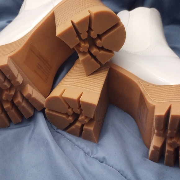 Madden Girl Gotchha Lug Platform Boots - Picture 4 of 12